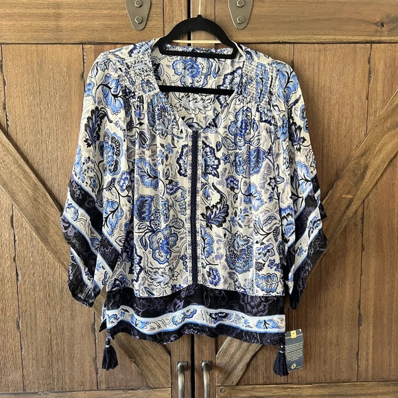 Democracy Boho Short Sleeve Blouse with Tassels Size XS NWT - Picture 1 of 7